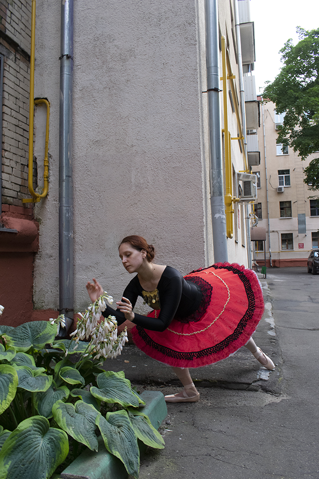 Editorial photoshoot Alena, photography and fashion styling by Daria Kuvshinova